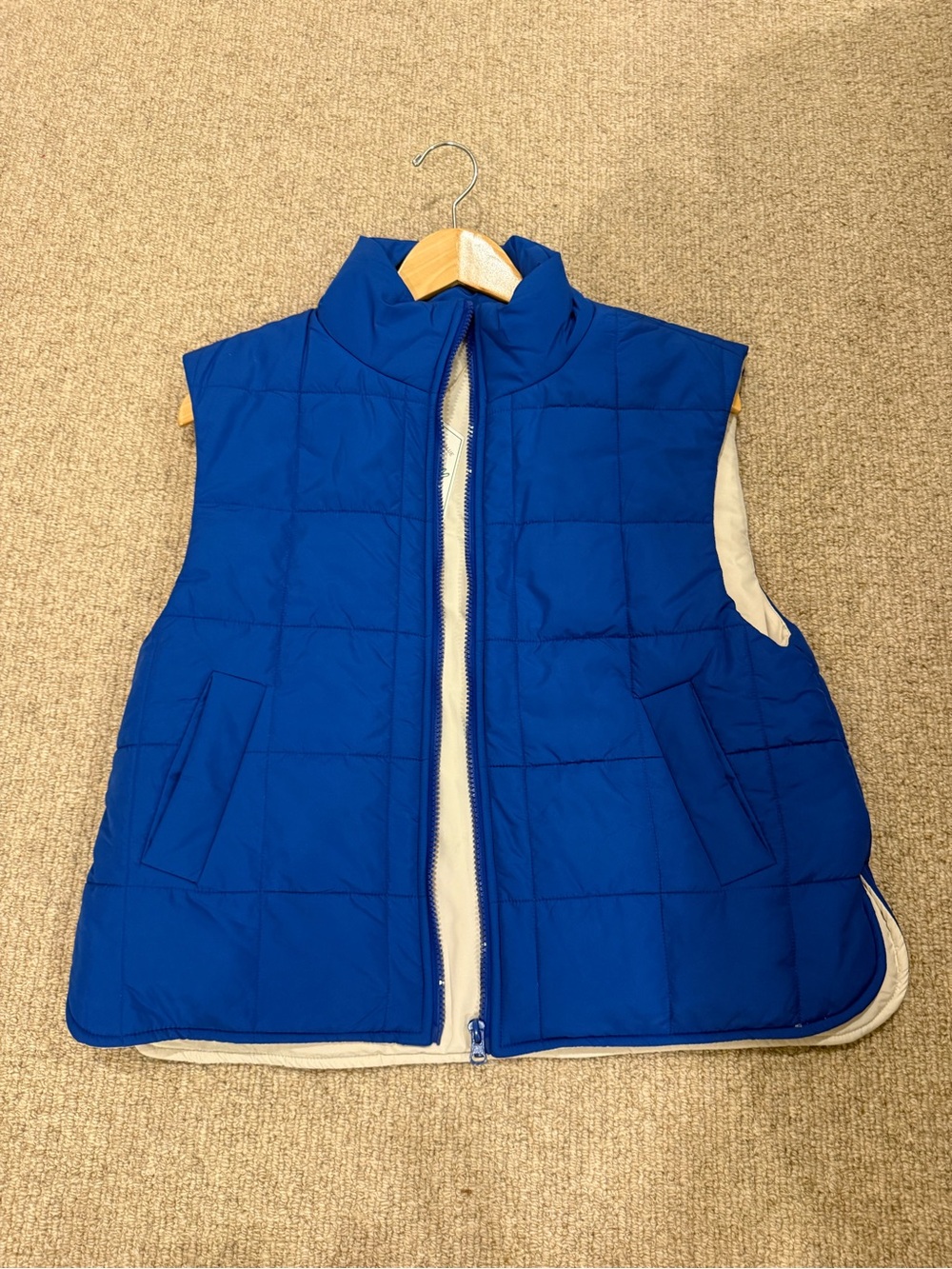 BNWT blue and cream zip puffer vest medium